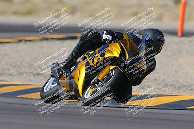 media/Nov-06-2022-SoCal Trackdays (Sun) [[208d2ccc26]]/Turn 11 (10am)/